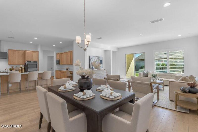 025_37-web-or-mls-109_a4m_ap_963