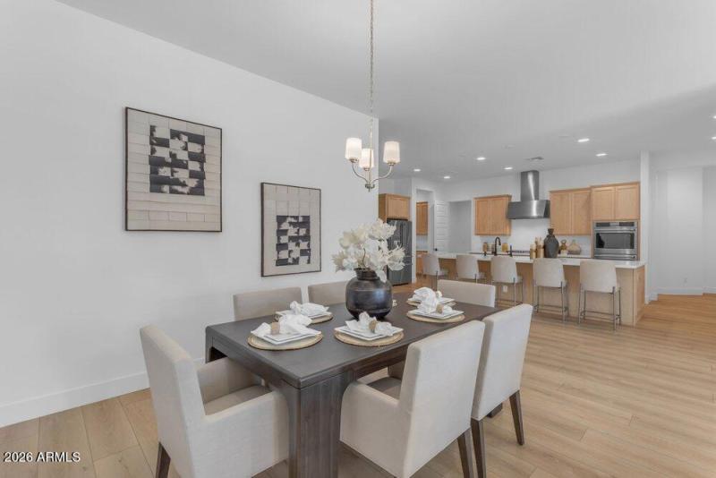 026_38-web-or-mls-112_a4m_ap_985