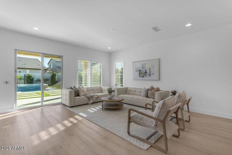 029_40-web-or-mls-118_a4m_ap_848