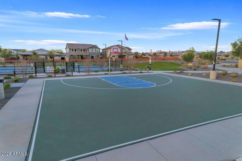 062_82-web-or-mls-244_a4m_ap_628