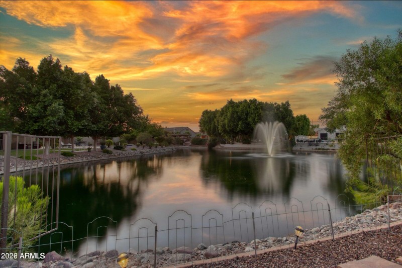 OttenbreitFountainNight