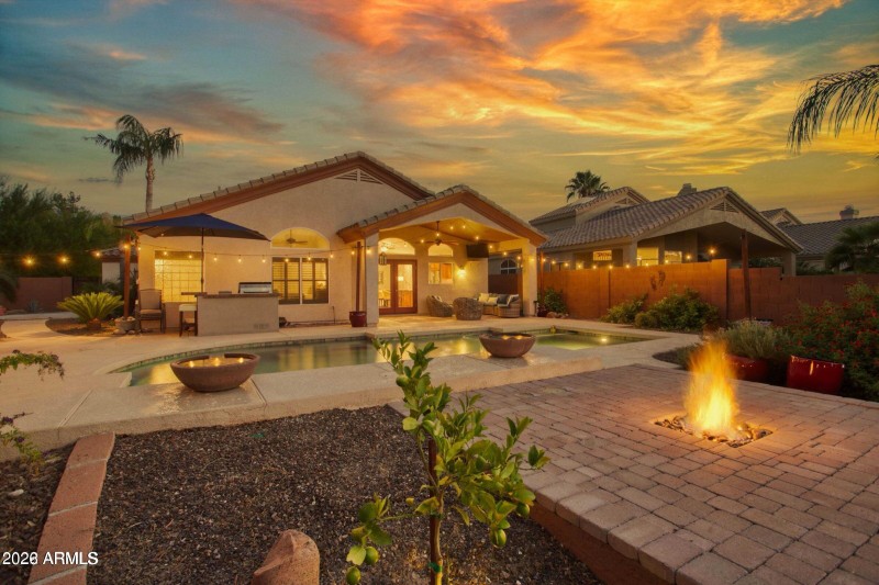 OttenbreitBackyardNightBack4