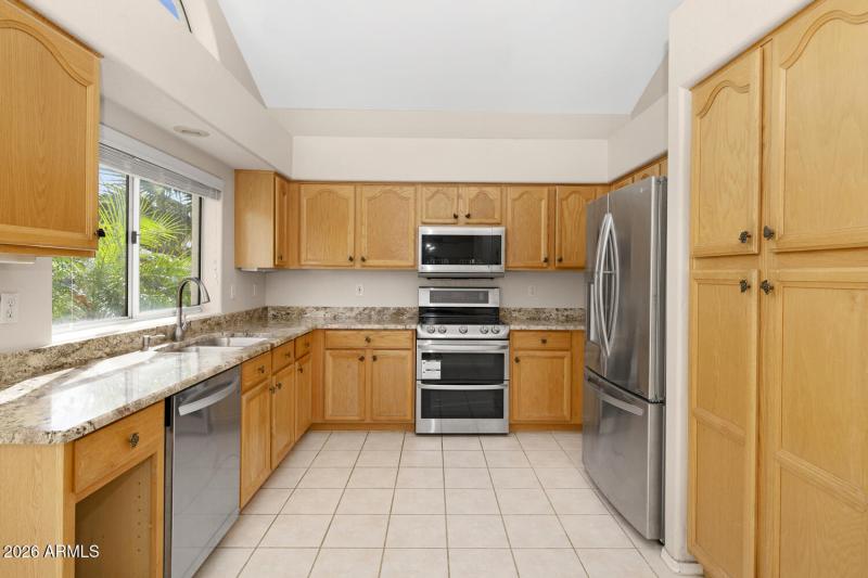 20387 N 53rd Ave-large-011-016-20387 N 5