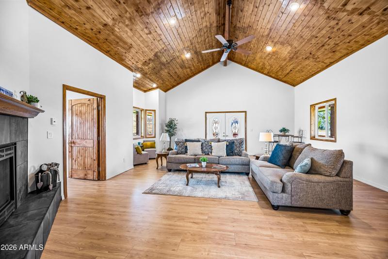 Open & airy Great Room