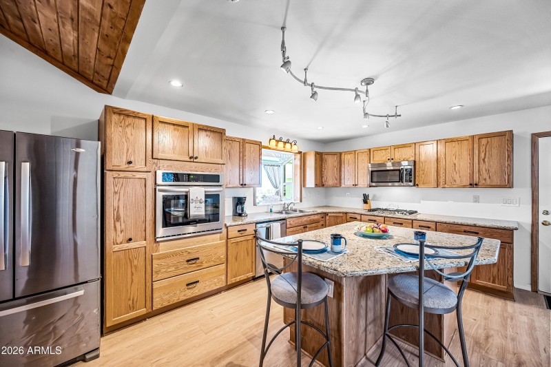 Eat in kitchen island