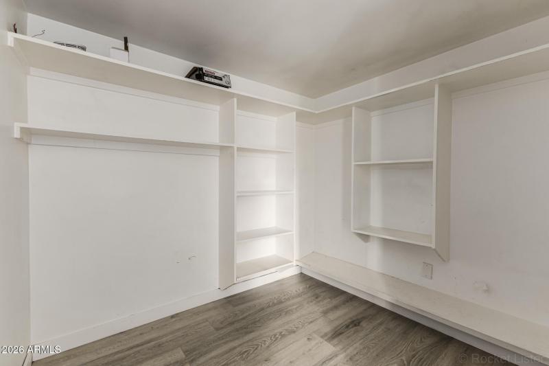 Walk-in Closet