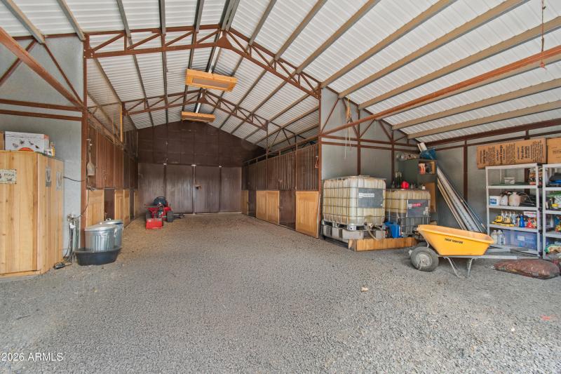 4-stall Barn