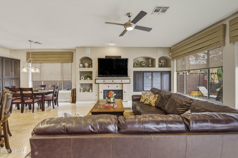 636 E Vermont Dr-116