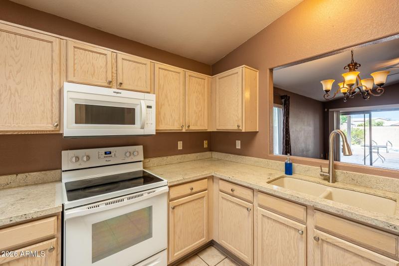 18Suprise 3bed 2bath 15551 N Lasso DR Wa