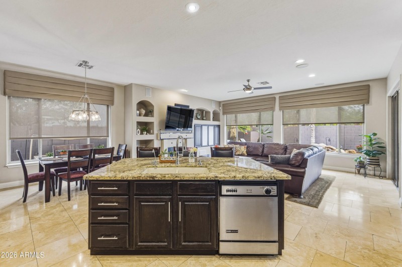 636 E Vermont Dr-121