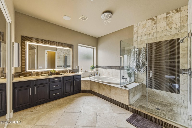 636 E Vermont Dr-129