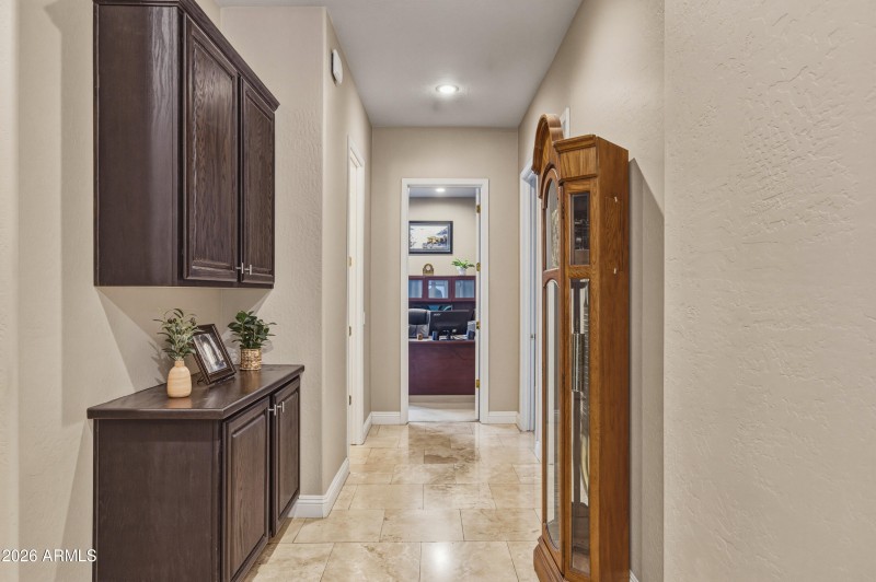 636 E Vermont Dr-136