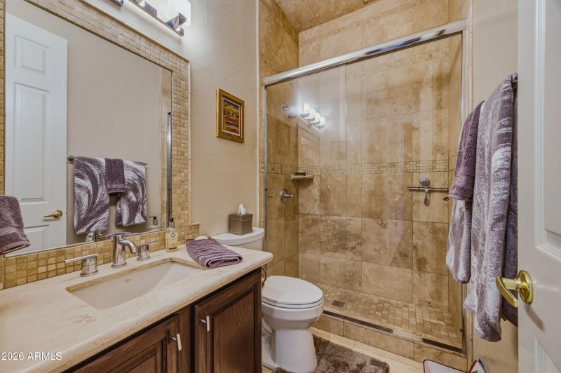 636 E Vermont Dr-140