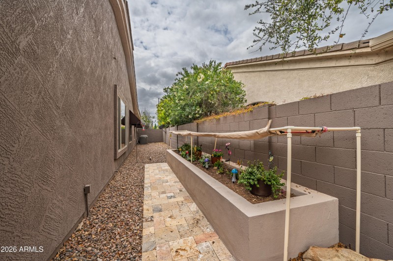 636 E Vermont Dr-150