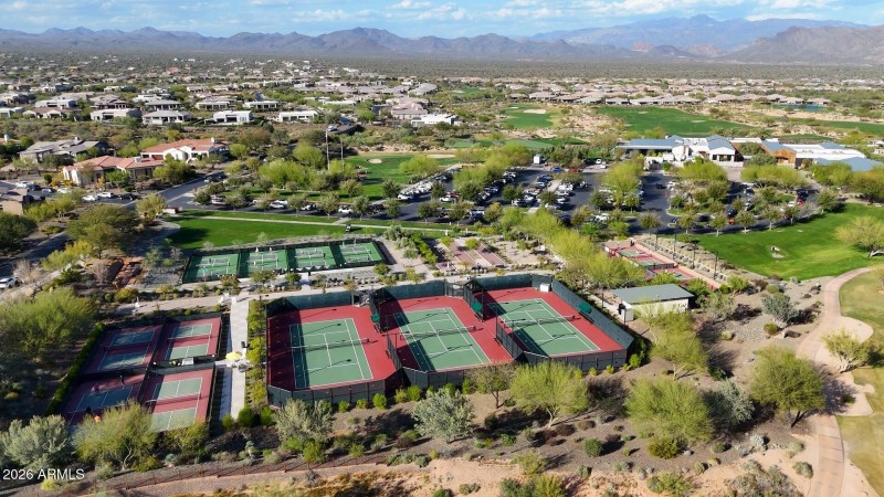 Tenns and pickleball