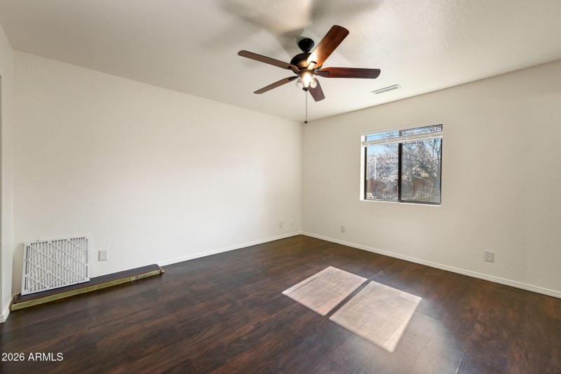 12-Primary Bedroom (1)