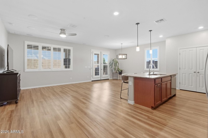 4-web-or-mls-16640 E Jean Dr-4