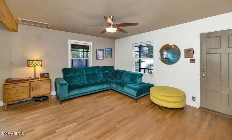 9624 N 2nd St-007-030-1500x904