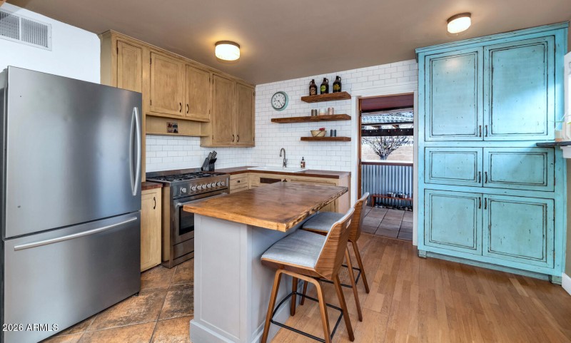 9624 N 2nd St-012-029-1500x902