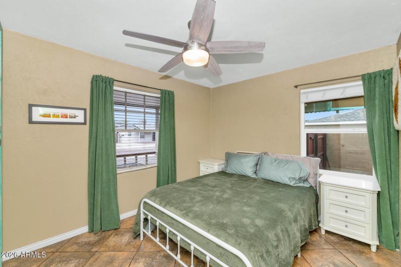 9624 N 2nd St-018-034-1500x1000