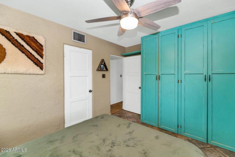 9624 N 2nd St-019-035-1500x1000