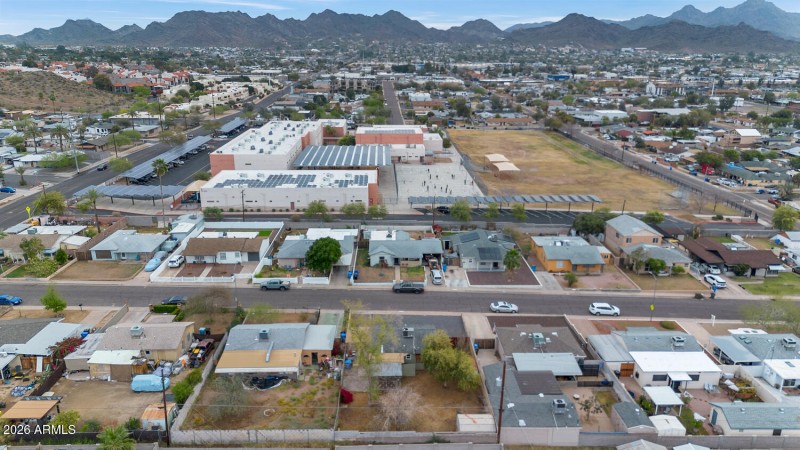 9624 N 2nd St-023-008-1500x844