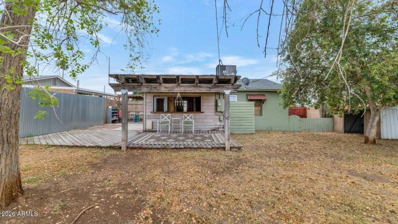 9624 N 2nd St-027-023-1500x844