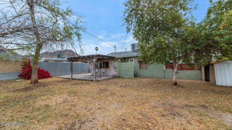 9624 N 2nd St-030-022-1500x843