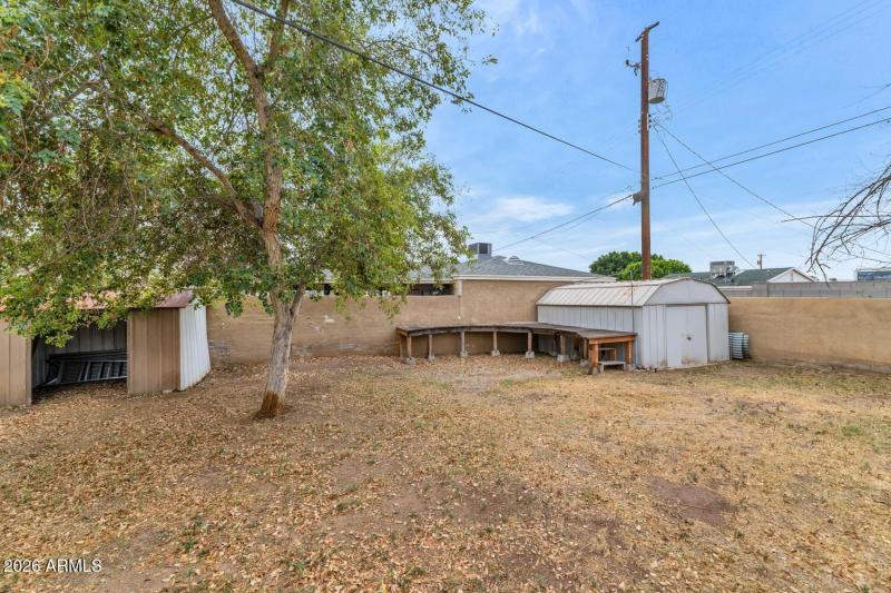 9624 N 2nd St-032-031-1500x1000