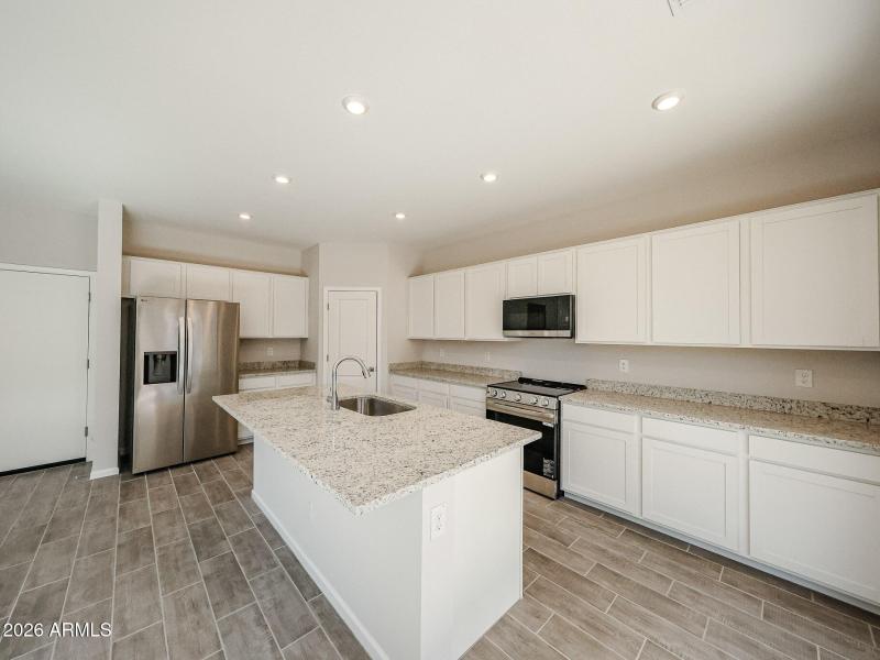 01_Lanner-Superstition-Vistas_Apache-Jun