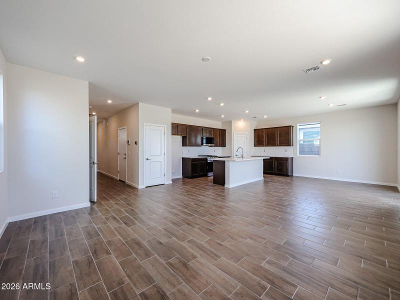 08_Oak-Manzanita-at-Teravalis_Buckeye_Ho