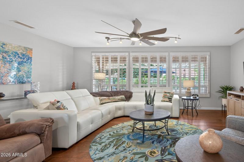 12_16021_W_Silver_Breeze_Dr12_mls