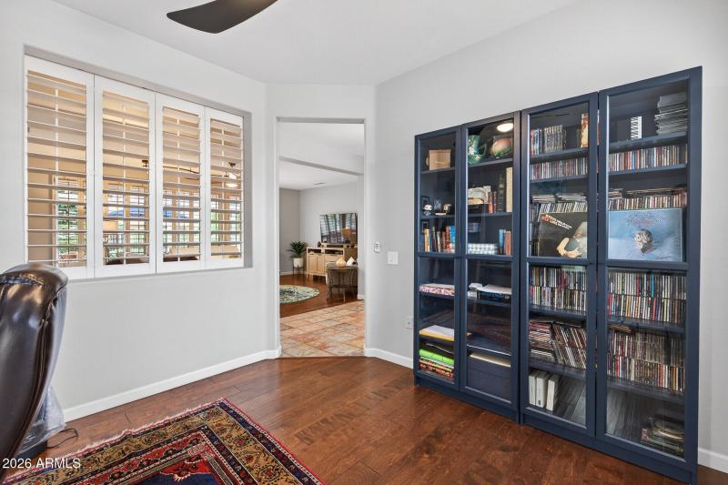 18_16021_W_Silver_Breeze_Dr18_mls