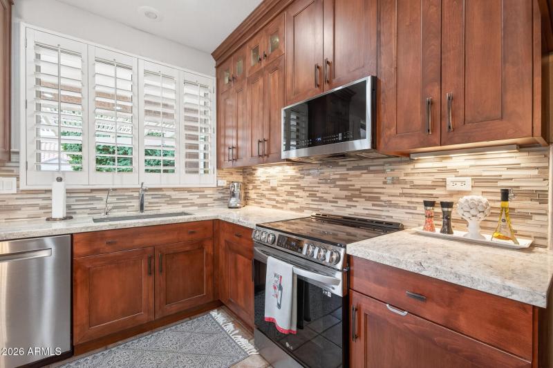 24_16021_W_Silver_Breeze_Dr24_mls