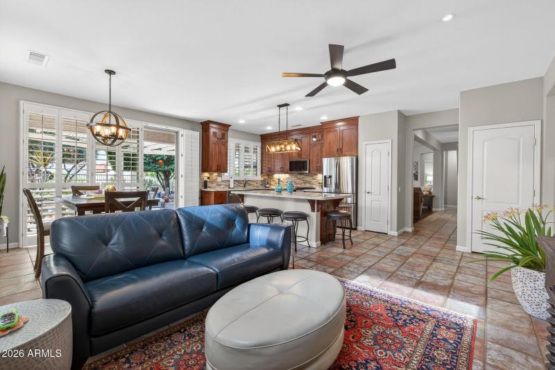 27_16021_W_Silver_Breeze_Dr27_mls