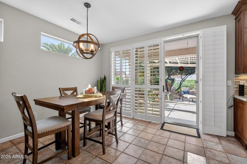 28_16021_W_Silver_Breeze_Dr28_mls