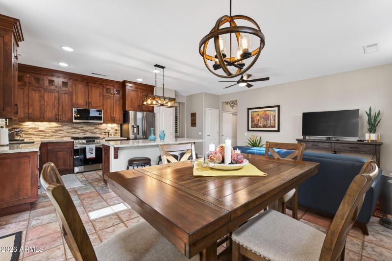 30_16021_W_Silver_Breeze_Dr30_mls