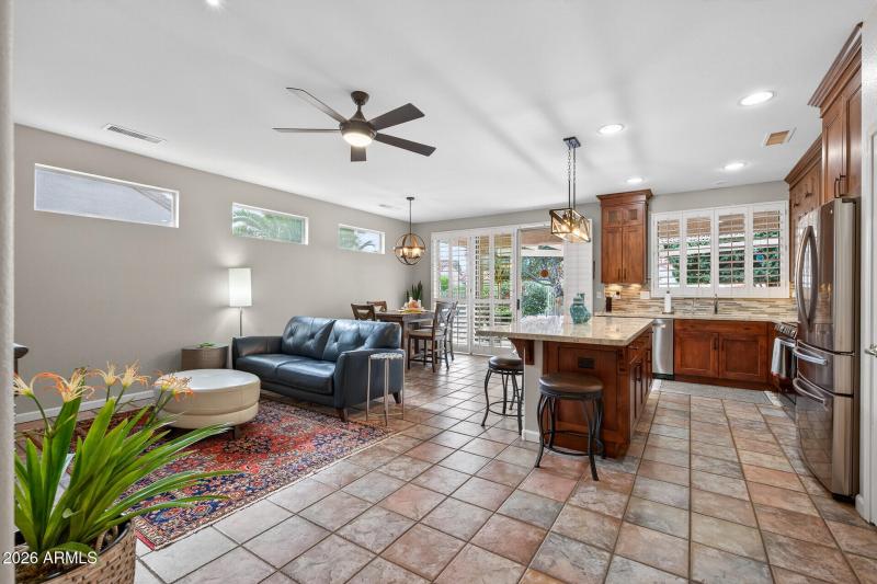 31_16021_W_Silver_Breeze_Dr31_mls