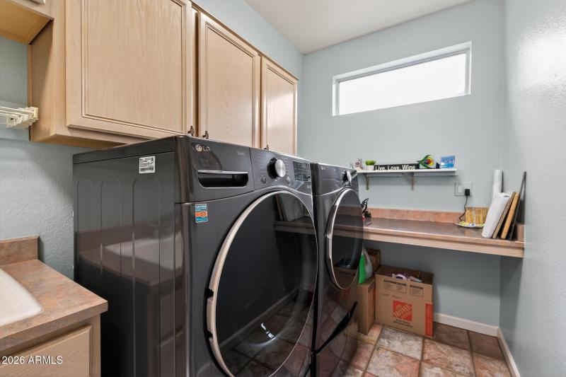 48_16021_W_Silver_Breeze_Dr48_mls