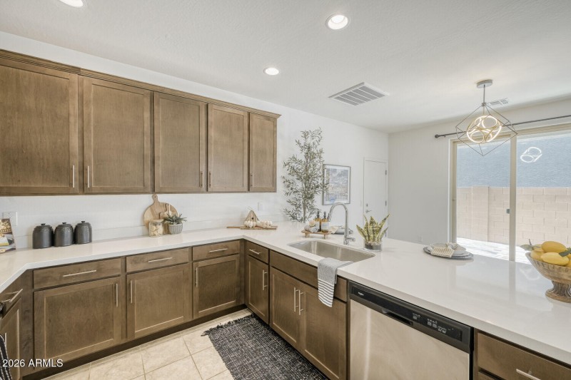 1949 W Holden Dr - Web Quality - 011 - 1