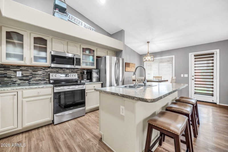 15249 W Honeysuckle Ln-18