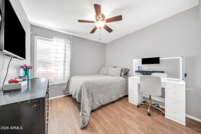 15249 W Honeysuckle Ln-32