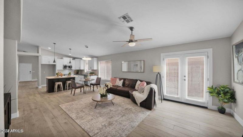 FAMILY OPEN TO KITCHEN AND FRENCH DOORS