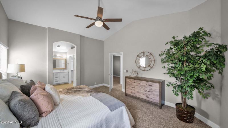 MASTER BEDROOM 3 PIC