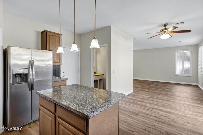 1140 E Ferrara St-16