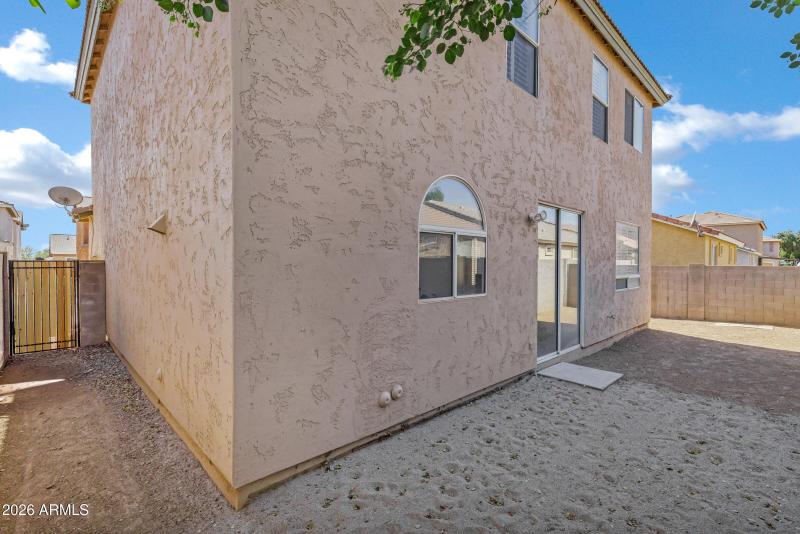 1140 E Ferrara St-32