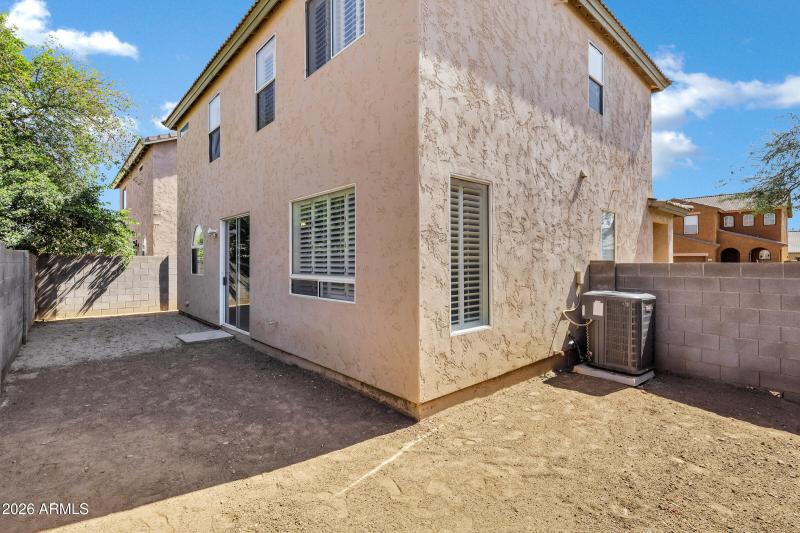 1140 E Ferrara St-33