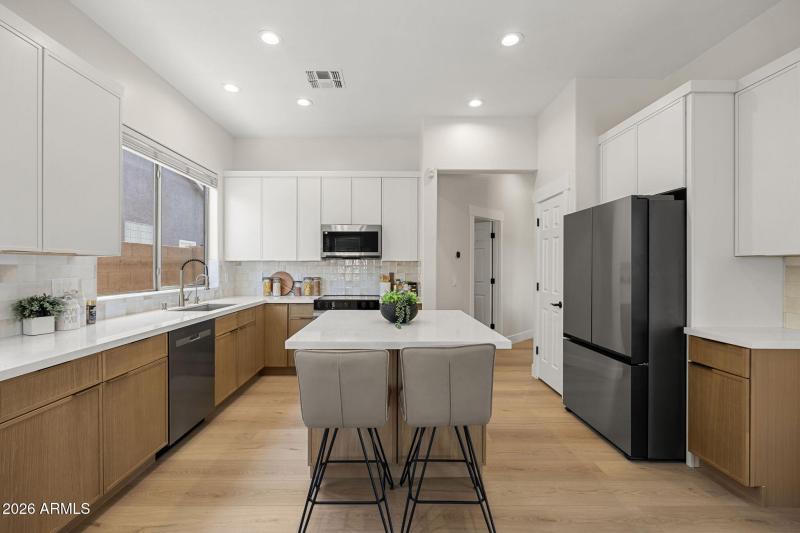 12-web-or-mls-928-w-juniper-ave