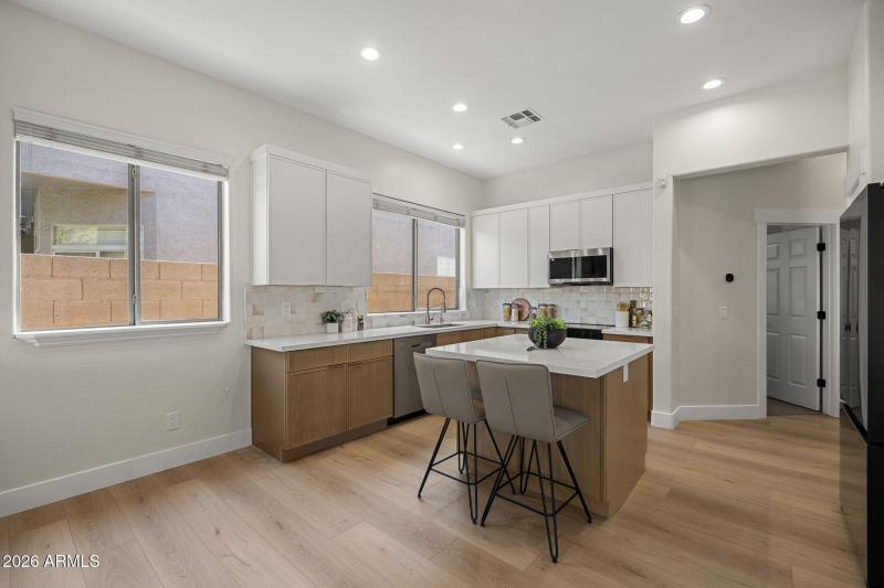 16-web-or-mls-928-w-juniper-ave