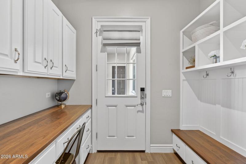 58-web-or-mls-51E Mead Dr